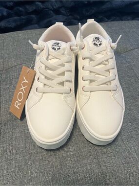 Roxy White Sheilahhh Shoe Box with Gold Accent